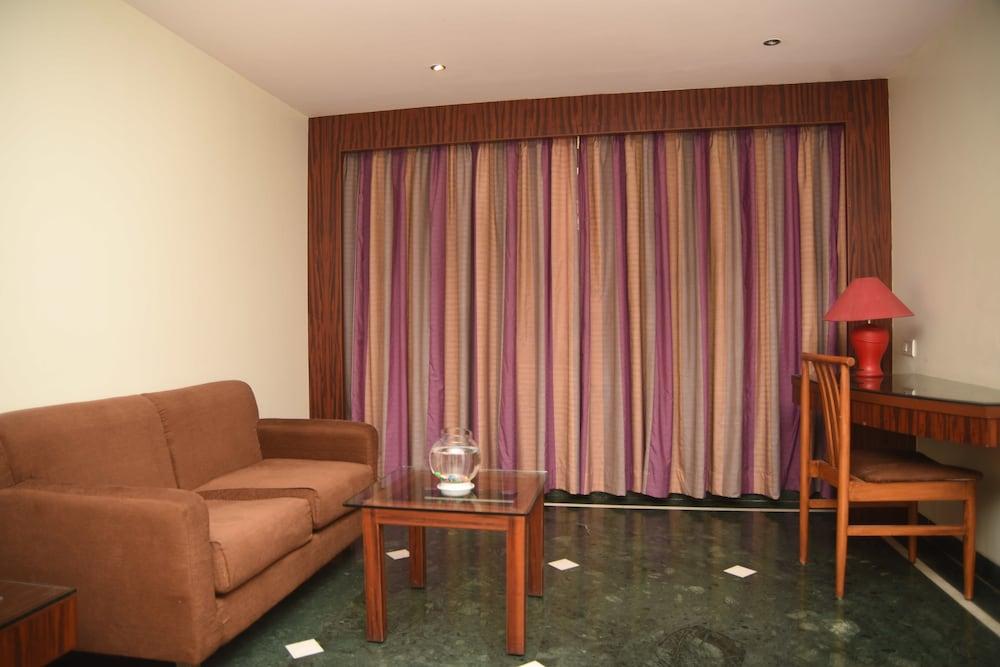Hotel Maurya Bangalore Exterior foto