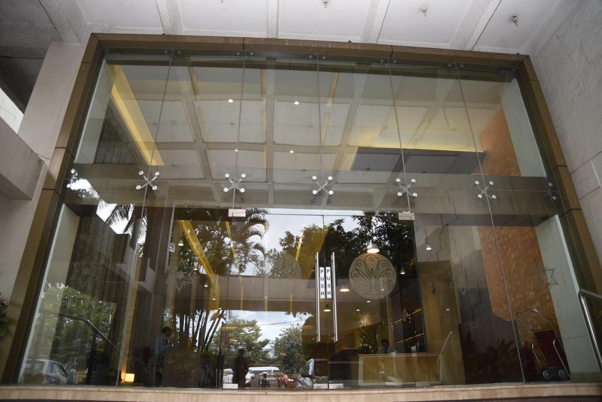 Hotel Maurya Bangalore Exterior foto